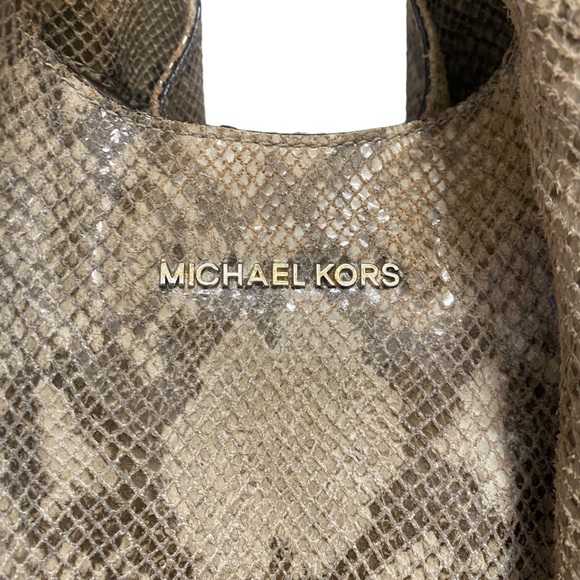 Michael Kors Beige Python Effect Leather and Suede Bedford Hobo Purse Tote Bag - Picture 4 of 16